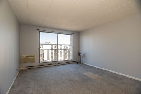 Tiny photo for 9128 W Terrace Drive #6L, Niles, IL 60714 (MLS # 12605462)