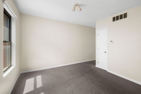 Tiny photo for 4523.5 S Drexel Boulevard #2W, Chicago, IL 60653 (MLS # 12500995)