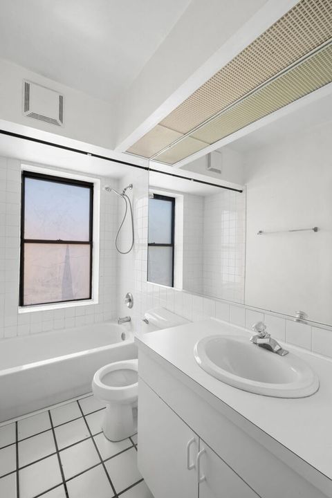 Tiny photo for 4523.5 S Drexel Boulevard #2W, Chicago, IL 60653 (MLS # 12500995)
