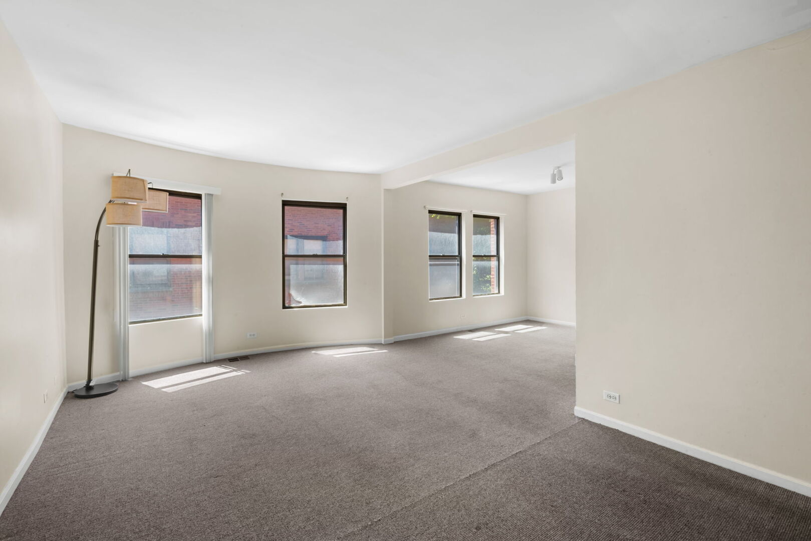 4523.5 S Drexel Boulevard 2W