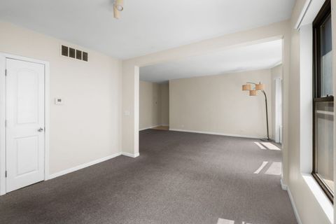 Tiny photo for 4523.5 S Drexel Boulevard #2W, Chicago, IL 60653 (MLS # 12500995)