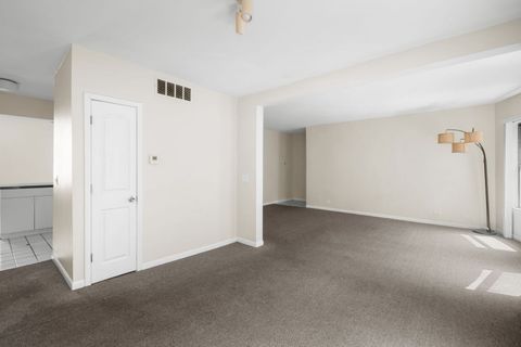 Tiny photo for 4523.5 S Drexel Boulevard #2W, Chicago, IL 60653 (MLS # 12500995)