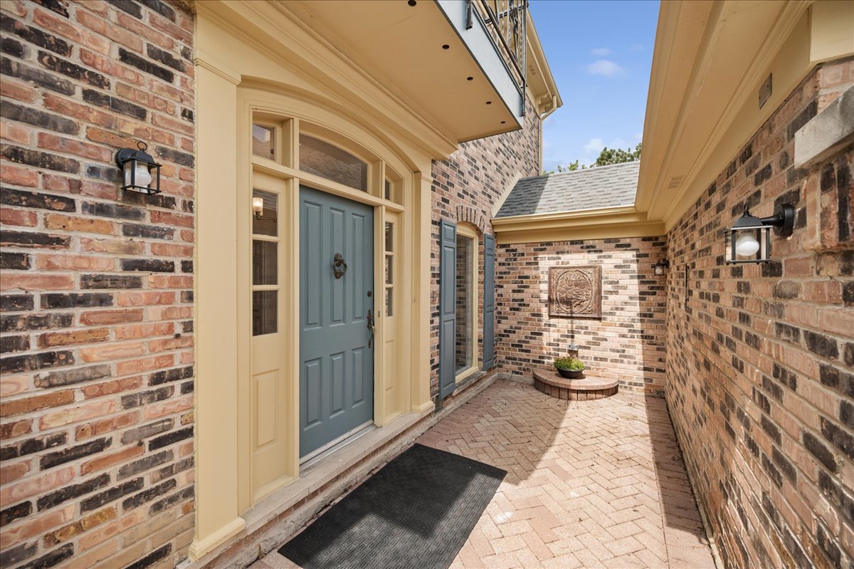 6 The Court Of Chapel Wood