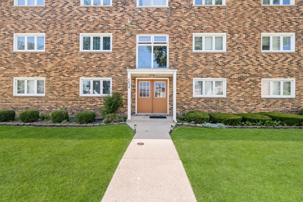 5834 W 77th Street 104