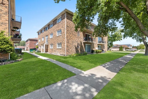 Tiny photo for 5834 W 77th Street #104, Burbank, IL 60459 (MLS # 12706816)