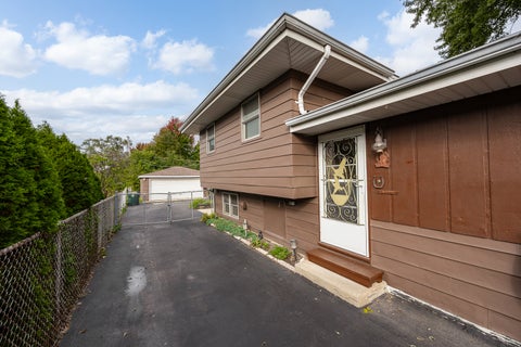Tiny photo for 3902 N Adams Street, Westmont, IL 60559 (MLS # 12776185)
