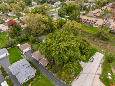 Tiny photo for 3902 N Adams Street, Westmont, IL 60559 (MLS # 12776185)