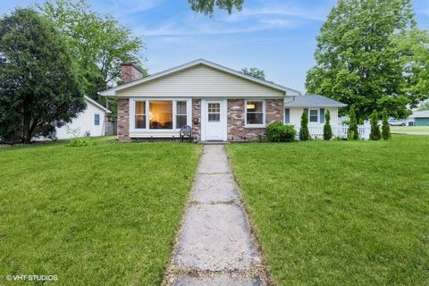 25 Knollwood Drive Montgomery IL 60538