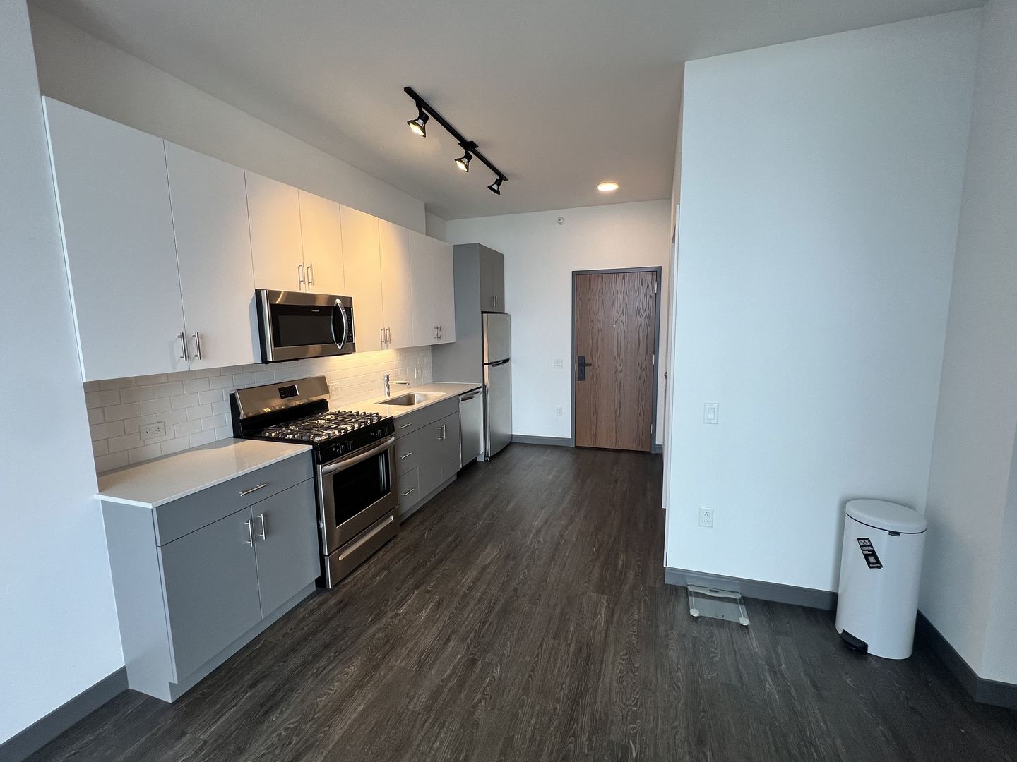 160 N Elizabeth Street 2510