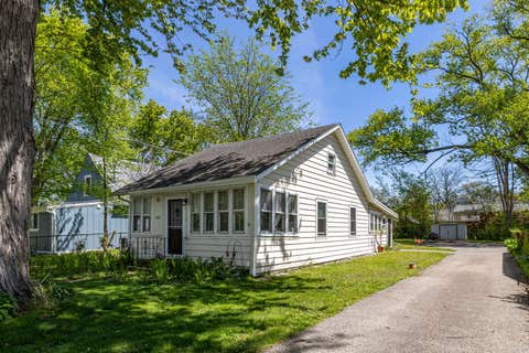 Tiny photo for 105 Edgewood Avenue, Crystal Lake, IL 60014 (MLS # 12738489)