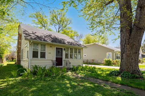 Photo of 105 Edgewood Avenue, Crystal Lake, IL 60014 (MLS # 12738489)