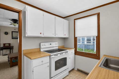 Tiny photo for 105 Edgewood Avenue, Crystal Lake, IL 60014 (MLS # 12738489)