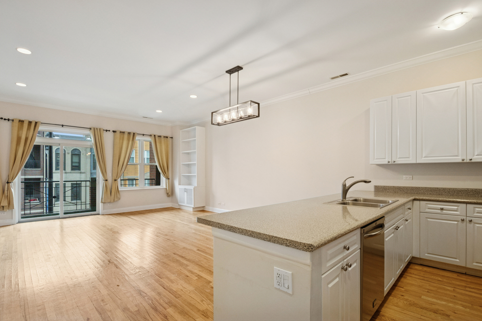 3059 N Lincoln Avenue B