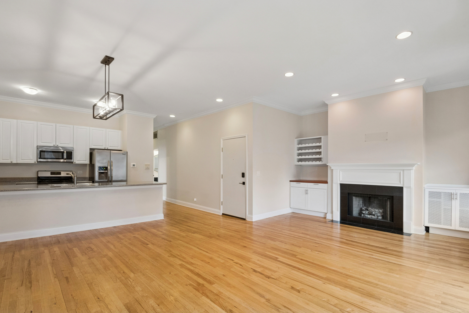 3059 N Lincoln Avenue B