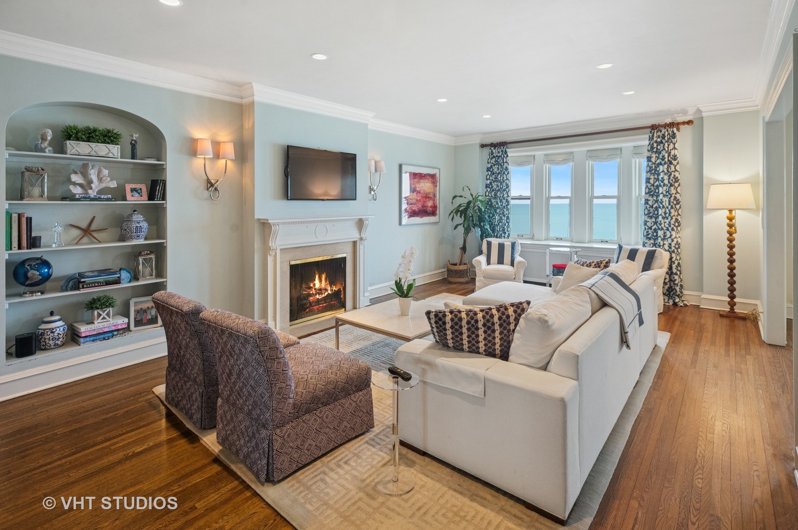 1242 N Lake Shore Drive 13S