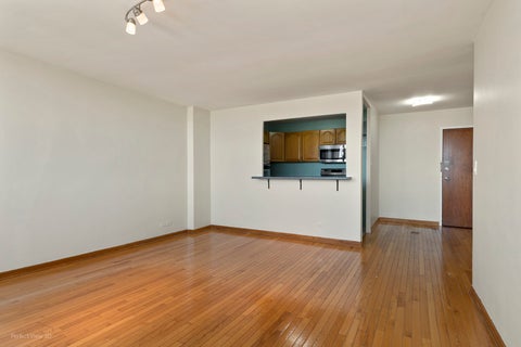 Tiny photo for 5740 N Sheridan Road #15E, Chicago, IL 60660 (MLS # 12682464)