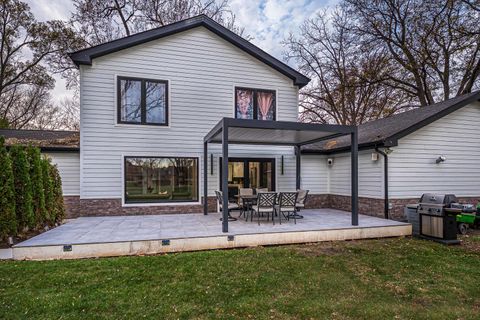Tiny photo for 101 N Schoenbeck Road, Prospect Heights, IL 60070 (MLS # 12578086)