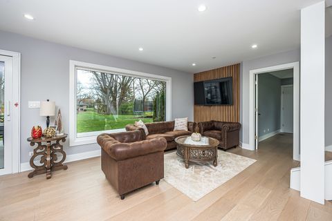 Tiny photo for 101 N Schoenbeck Road, Prospect Heights, IL 60070 (MLS # 12578086)