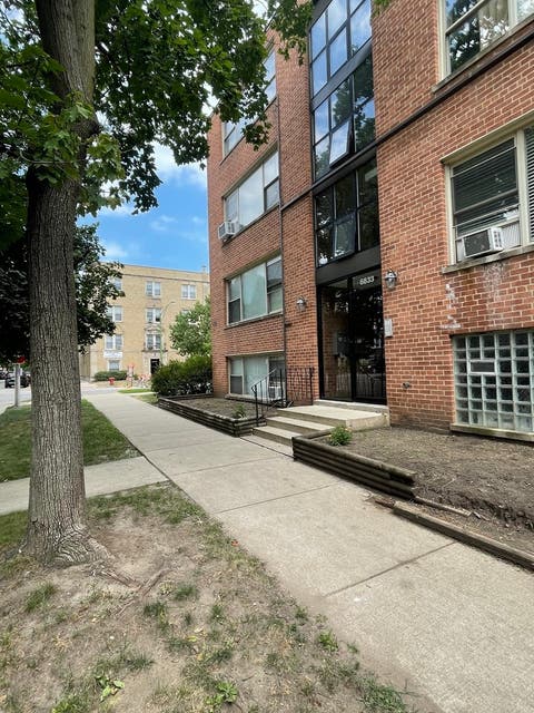 Photo of 6833 N Oakley Avenue #3B, Chicago, IL 60645 (MLS # 12716956)