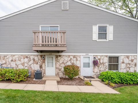 Photo of 1100 Boston Harbor Hbr #1100, Schaumburg, IL 60193 (MLS # 12491445)