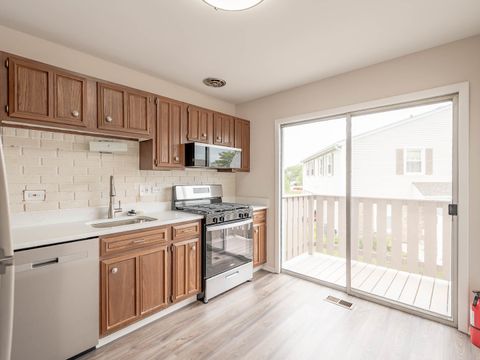 Tiny photo for 1100 Boston Harbor Hbr #1100, Schaumburg, IL 60193 (MLS # 12491445)