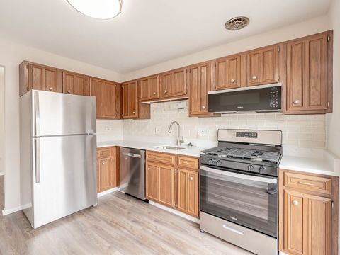 Tiny photo for 1100 Boston Harbor Hbr #1100, Schaumburg, IL 60193 (MLS # 12491445)