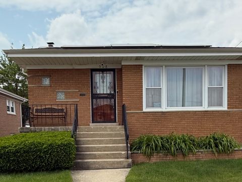 Photo of 508 Hoxie Avenue, Calumet City, IL 60409 (MLS # 12491559)