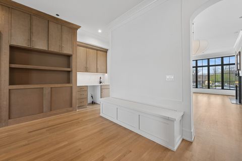 Tiny photo for 2214 W Oakdale Avenue, Chicago, IL 60618 (MLS # 12631693)