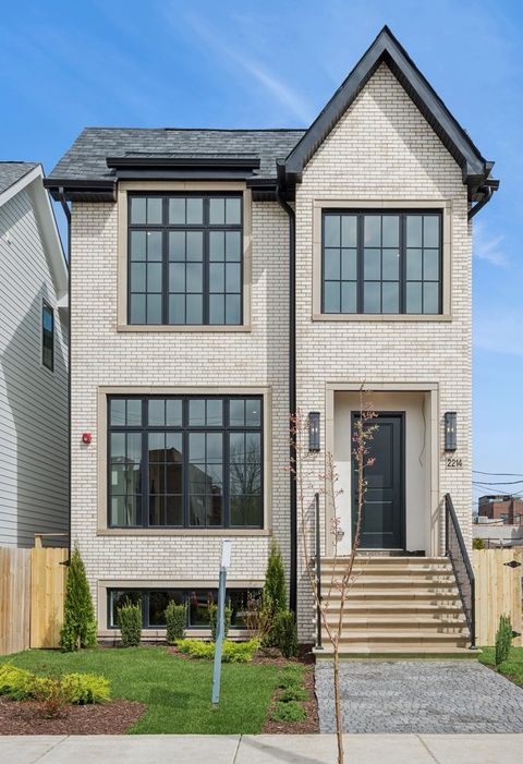 Photo of 2214 W Oakdale Avenue, Chicago, IL 60618 (MLS # 12631693)