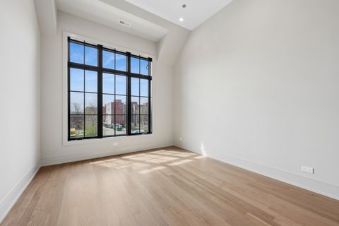 Tiny photo for 2214 W Oakdale Avenue, Chicago, IL 60618 (MLS # 12631693)