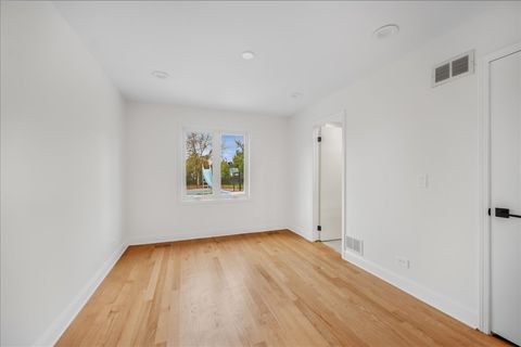 Tiny photo for 2005 Keats Lane, Highland Park, IL 60035 (MLS # 12502724)