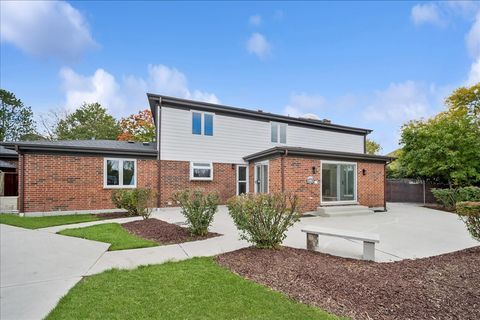 Tiny photo for 2005 Keats Lane, Highland Park, IL 60035 (MLS # 12502724)