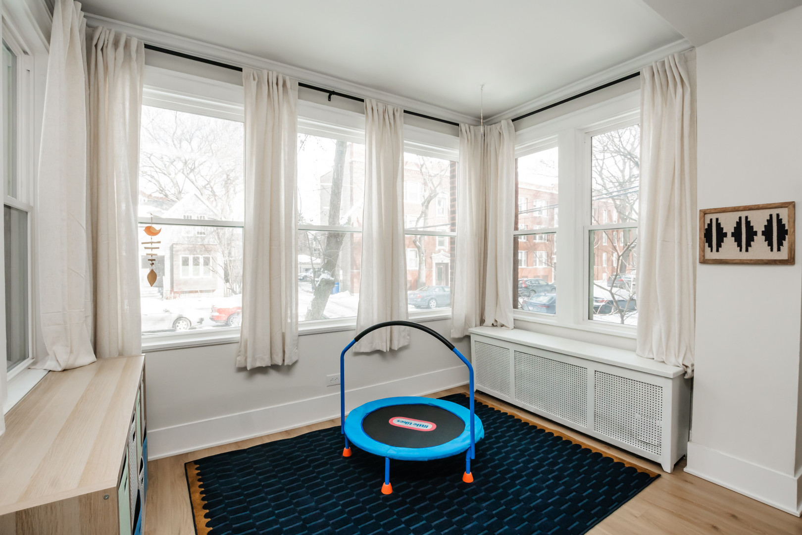 1961 W Winona Street 1E