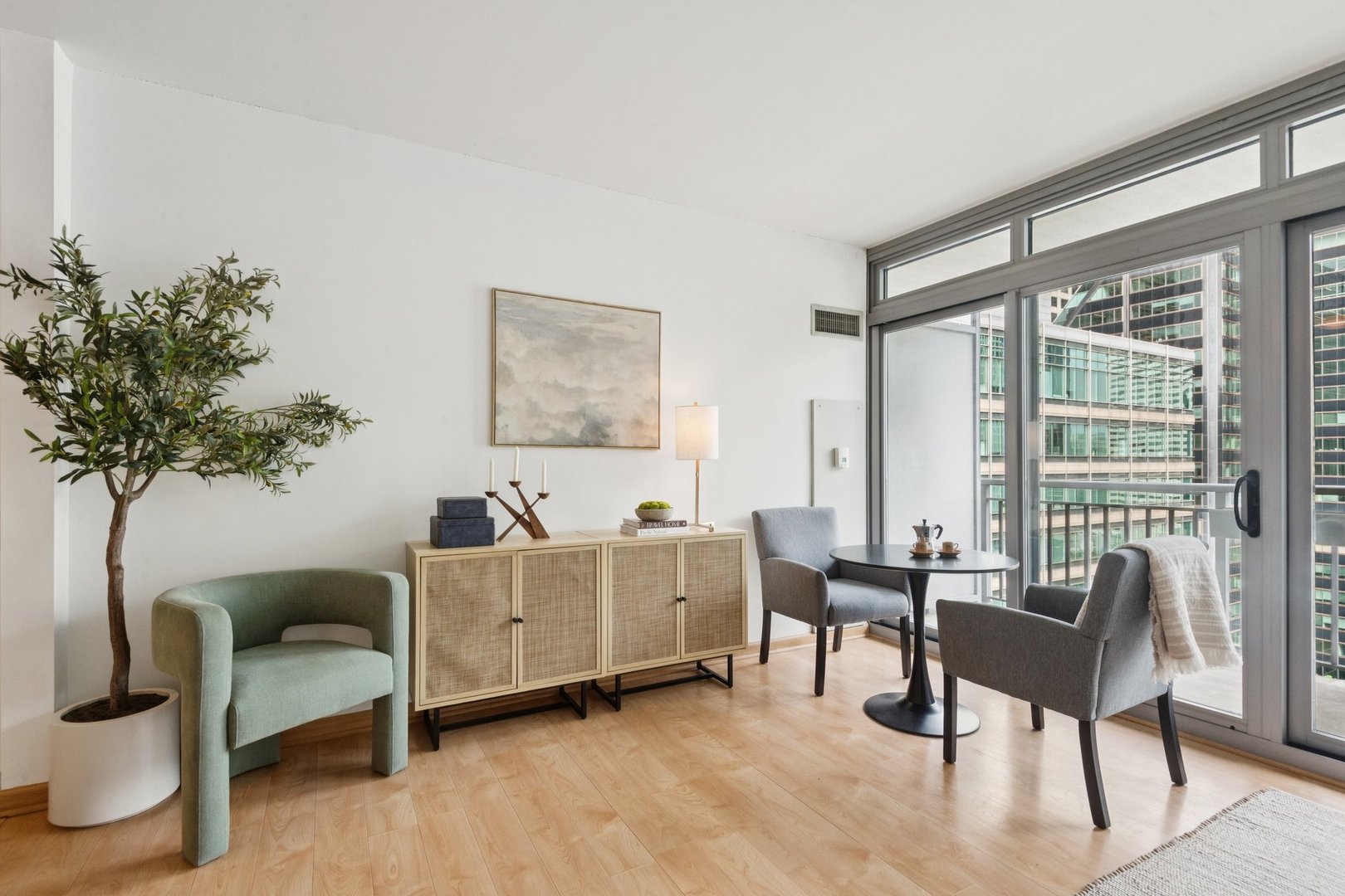 125 S Jefferson Street 2106