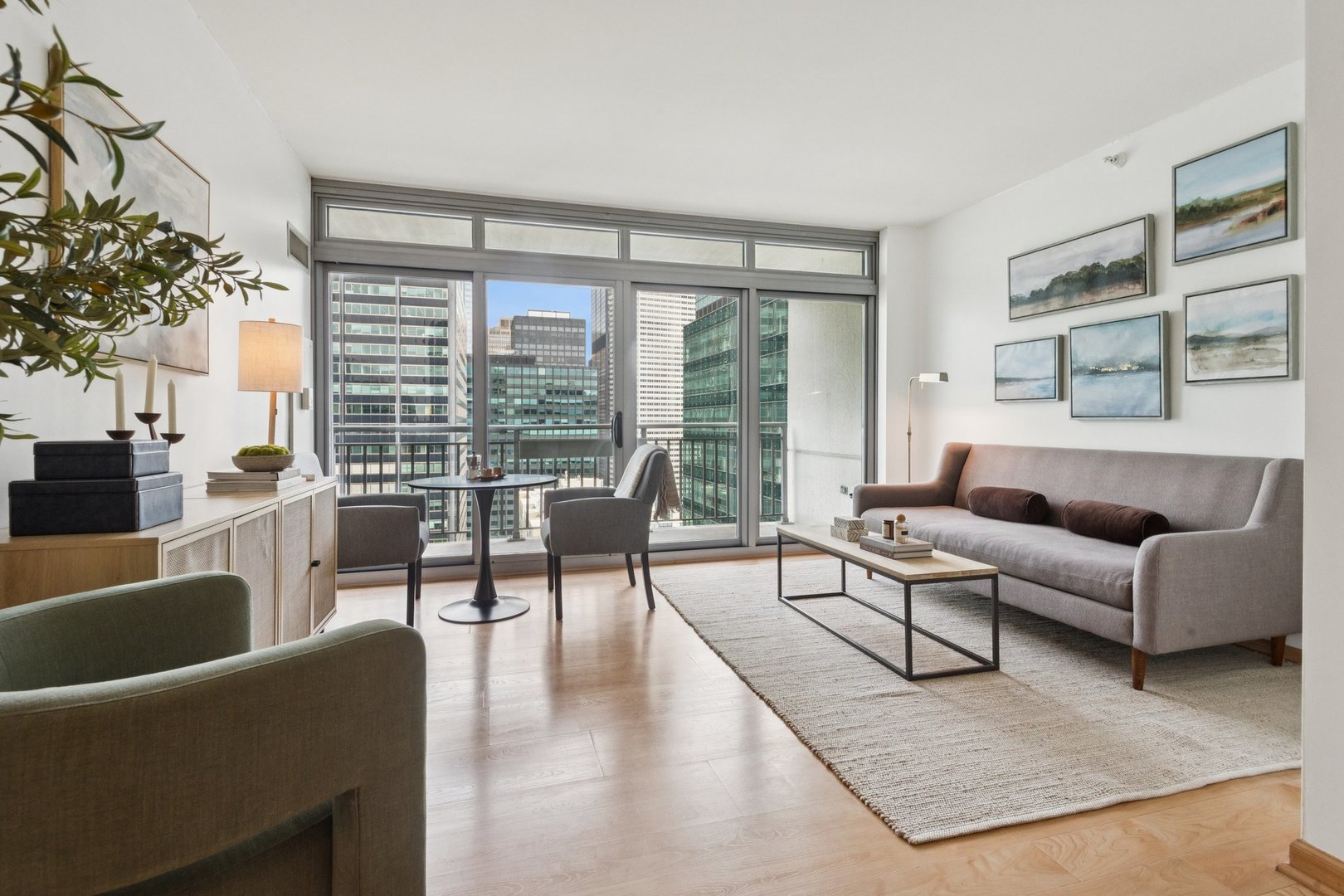 125 S Jefferson Street 2106