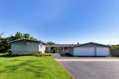 Photo of 24072 W Hawthorne Lane, Antioch, IL 60002 (MLS # 12758403)