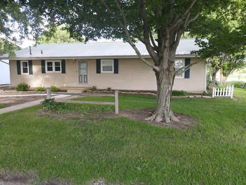 Photo of 1377 N County Road 750 Road, Toledo, IL 62468 (MLS # 12687696)