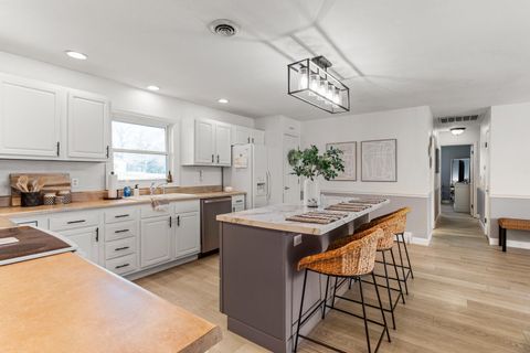 Tiny photo for 408 E Victory Street, Sidney, IL 61877 (MLS # 12604040)