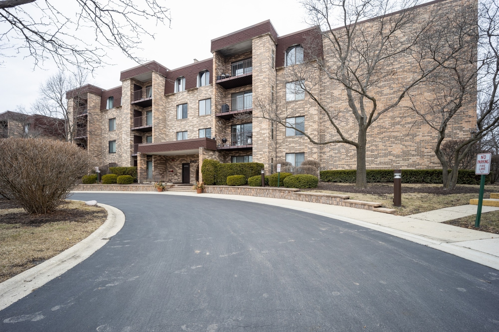 Photo 1 of 10 — 2150 Valencia Drive 205A, Northbrook, IL 60062