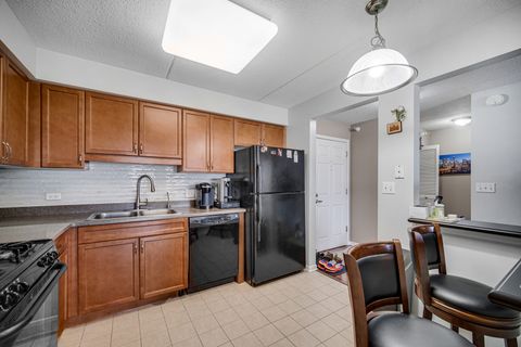 Tiny photo for 390 S Western Avenue #604, Des Plaines, IL 60016 (MLS # 12500974)