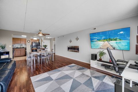 Tiny photo for 390 S Western Avenue #604, Des Plaines, IL 60016 (MLS # 12500974)