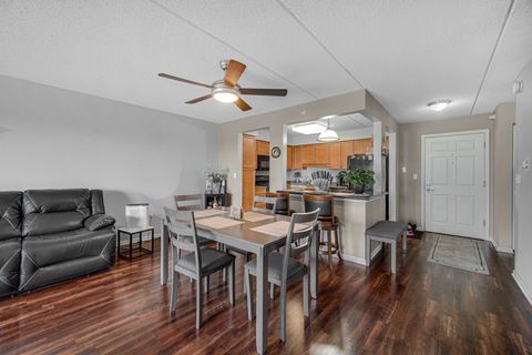 Tiny photo for 390 S Western Avenue #604, Des Plaines, IL 60016 (MLS # 12500974)