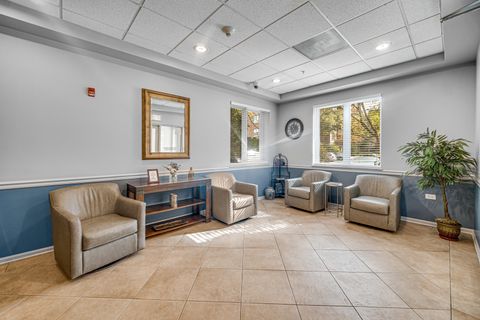 Tiny photo for 390 S Western Avenue #604, Des Plaines, IL 60016 (MLS # 12500974)