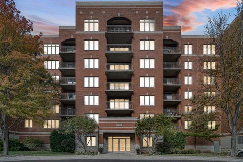 Tiny photo for 390 S Western Avenue #604, Des Plaines, IL 60016 (MLS # 12500974)