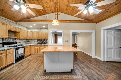Tiny photo for 14020 S Green Bay Avenue, Burnham, IL 60633 (MLS # 12380814)