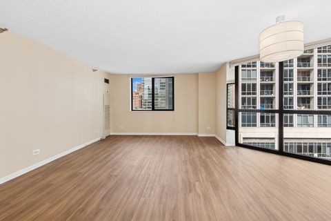 Tiny photo for 33 W Delaware Street #10B, Chicago, IL 60610 (MLS # 12468332)