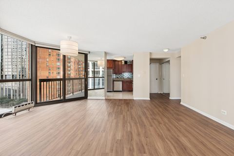 Tiny photo for 33 W Delaware Street #10B, Chicago, IL 60610 (MLS # 12468332)
