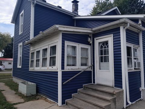 Tiny photo for 604 5th Street, Mendota, IL 61342 (MLS # 12477612)