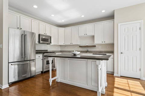 Tiny photo for 27 Harborside Way, Hawthorn Woods, IL 60047 (MLS # 12781955)