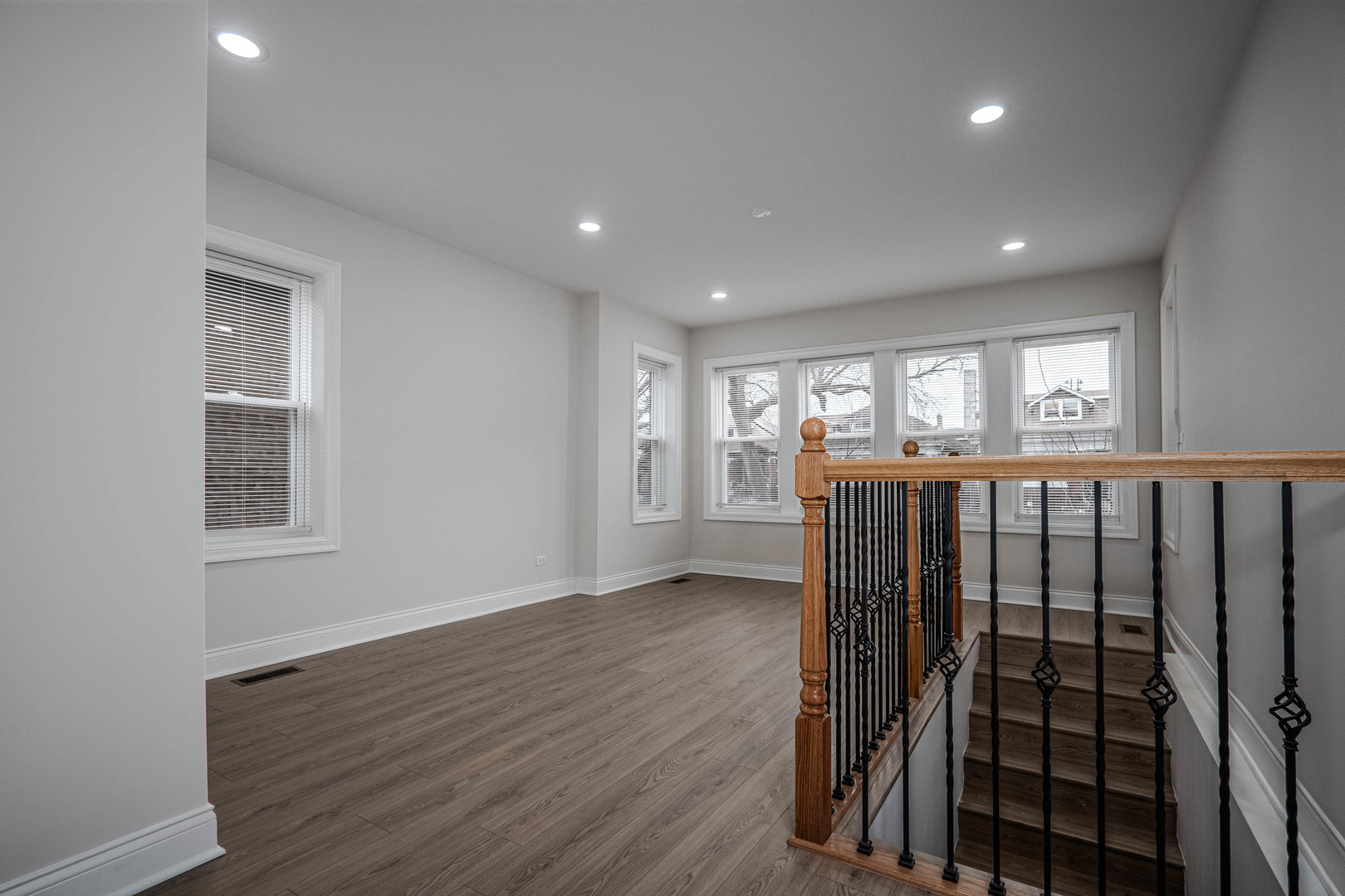 6005 S Fairfield Avenue